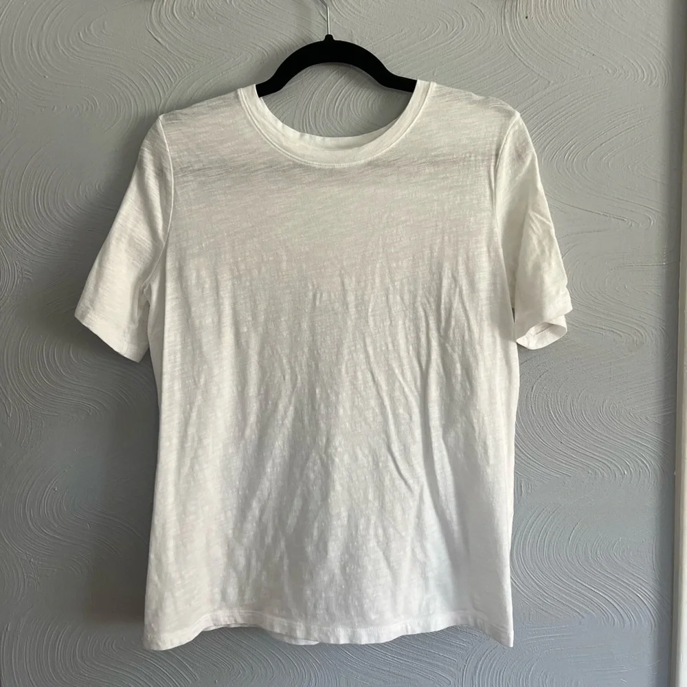 New! Banana Republic Malibu Tee - Picture 1 of 3